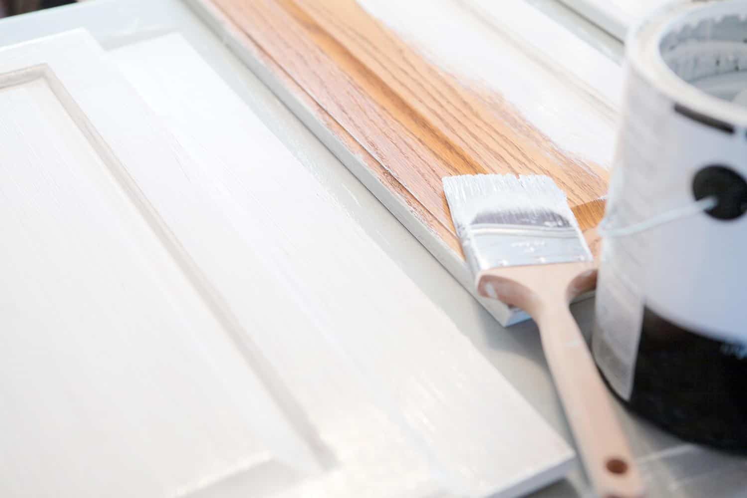 Painting kitchen cabinets with white paint