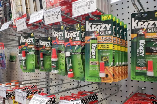 Read more about the article Is Krazy Glue Waterproof?