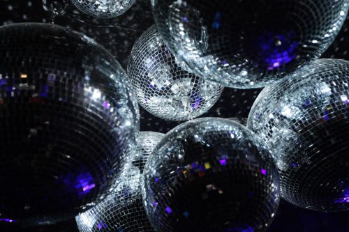 Read more about the article Disco Ball Art Pro: How To Create Stunning Outdoor Decorations